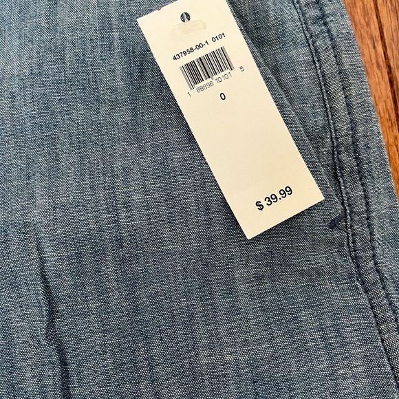 Gap size 0 NWT chambray city short - Picture 2 of 7